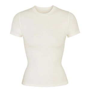 SKIMS top